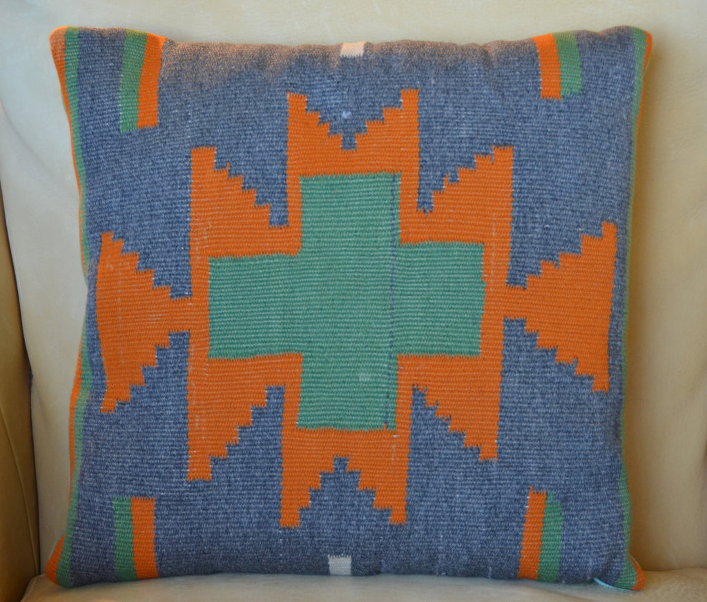 Navajo Pillow : Transitional : P 111 : 16" x 16"