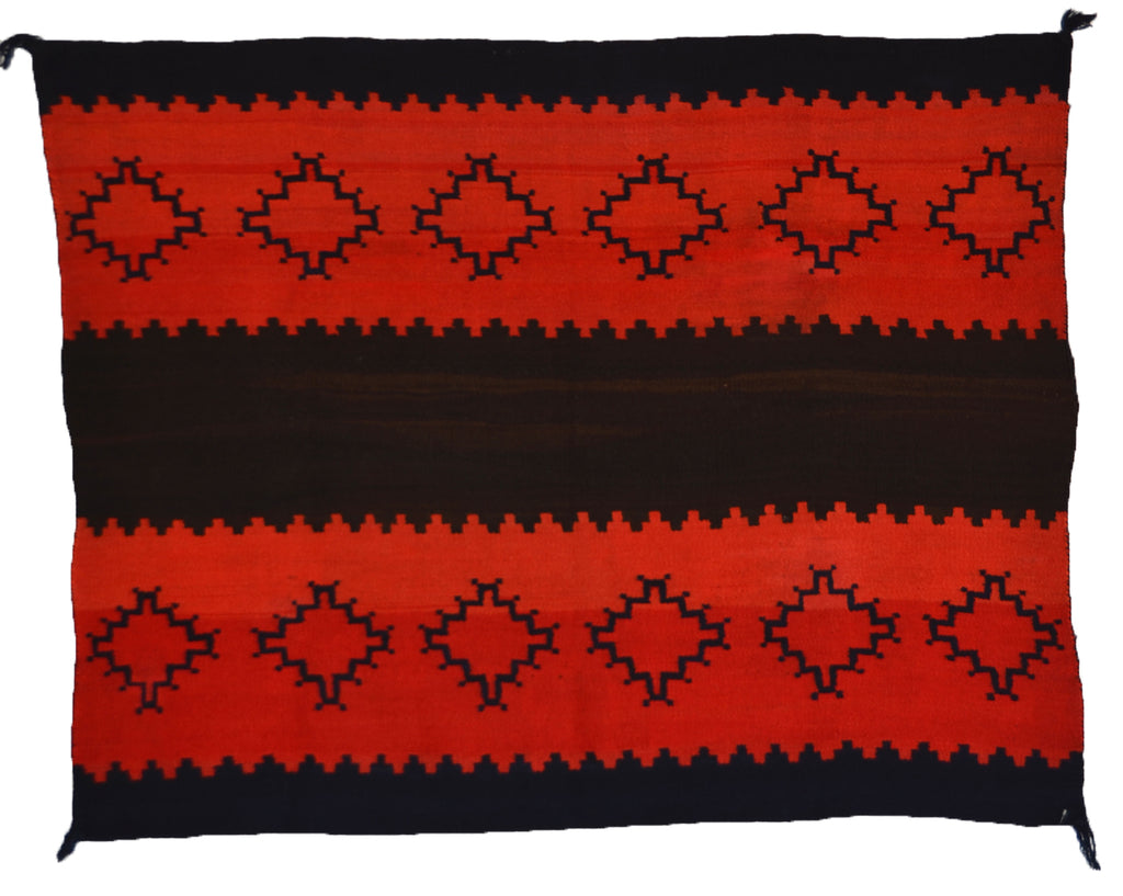 PC 157: Classic Woman's Manta : Historic Navajo Blanket