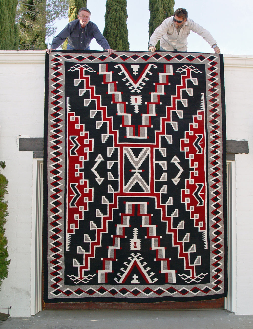 Crystal / Storm Pattern Navajo Weaving : Historic : GHT 624 : 8′6" x 11'6" - Getzwiller's Nizhoni Ranch Gallery