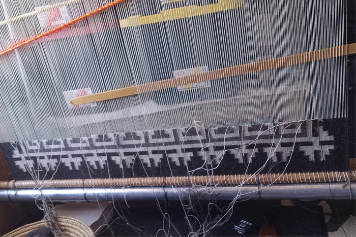 Navajo Rug : Elsie Bia : on the loom