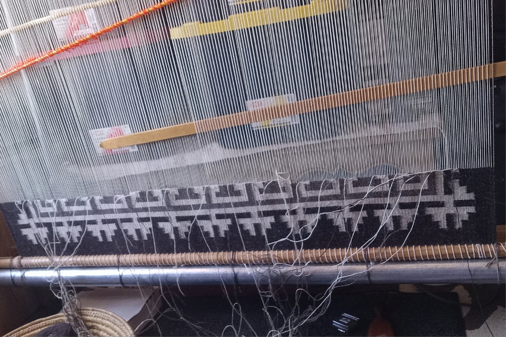 Navajo Rug : Elsie Bia : on the loom