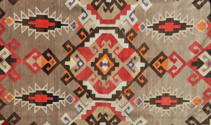 Bistie / Burnham Navajo Weaving : Historic : GHT 40 : 60" x 106" (5' x 8'7")