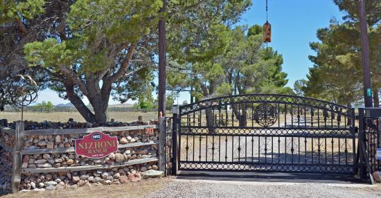 Welcome to Nizhoni Ranch Gallery!
