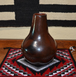 Navajo Pottery : Michelle Williams- Pot #11 - Getzwiller's Nizhoni Ranch Gallery