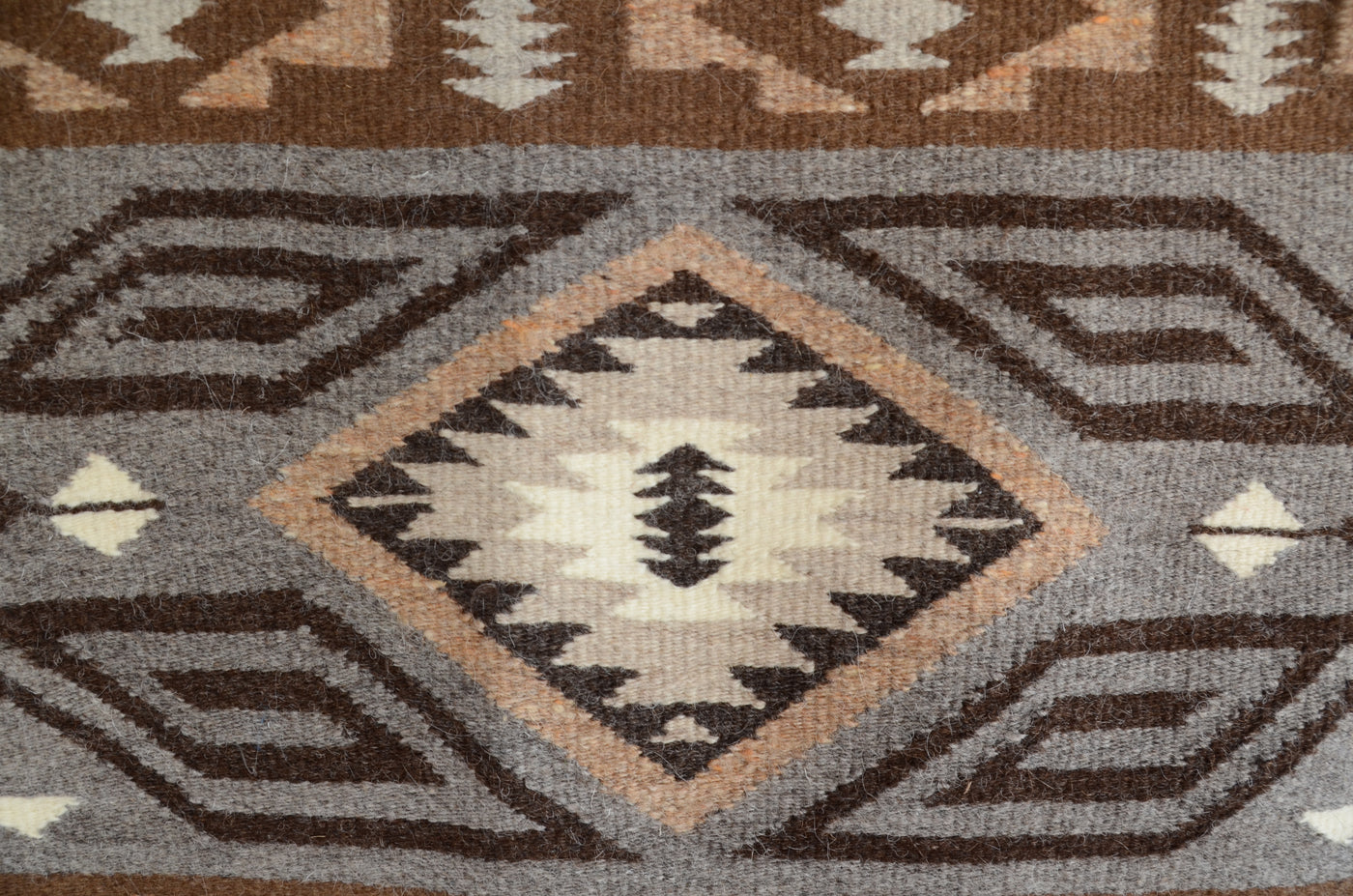 Chinle Rug Designs Wide Ruin/Crystal : Navajo Rug : Gloria Bia : Churro 1702 : 39