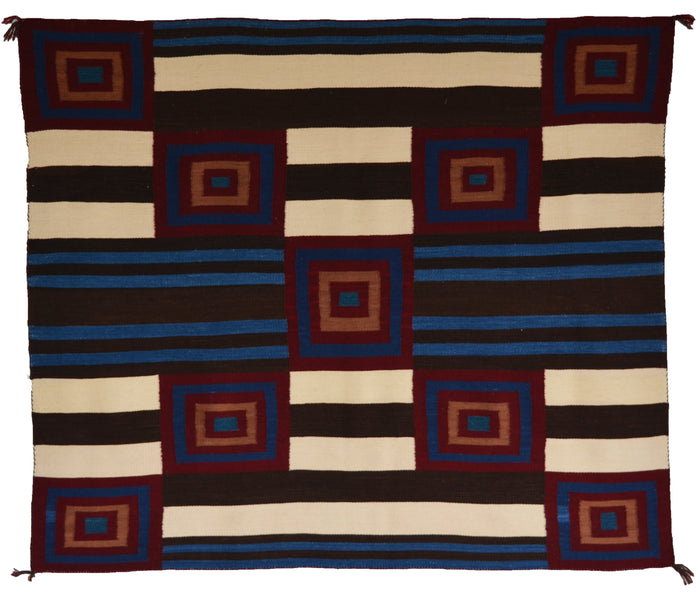 Manta : Navajo Weaving : Elena Teller : Churro 346 : 47" x 55" (3'11" x 4'7")