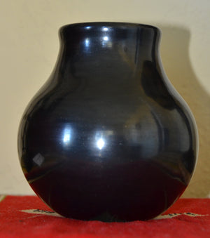 Santa Clara Pottery : Nathan Youngblood : circa 1978 - Getzwiller's Nizhoni Ranch Gallery