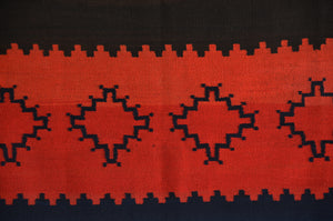 PC 157: Classic Woman's Manta : Historic Navajo Blanket