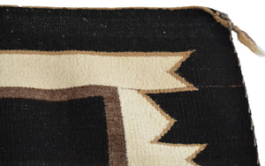 Two Grey Hills Navajo Rug : Historic : JV 118 : 33" x 48" (2'5" x 4')
